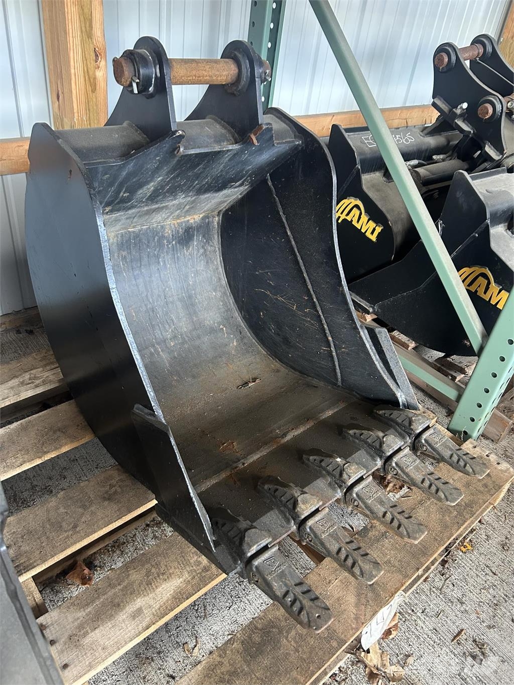 JCB 24 BUCKET Sonstige Baumaschinen