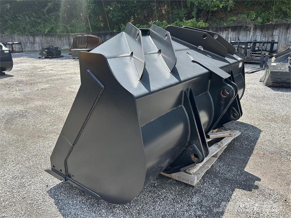 JCB 3.0 CU. YD PIN-ON BUCKET Schaufeln