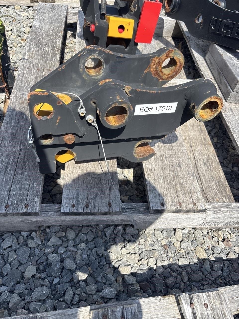 JCB 35Z MECHANICAL QUICK HITCH Conectores rápidos