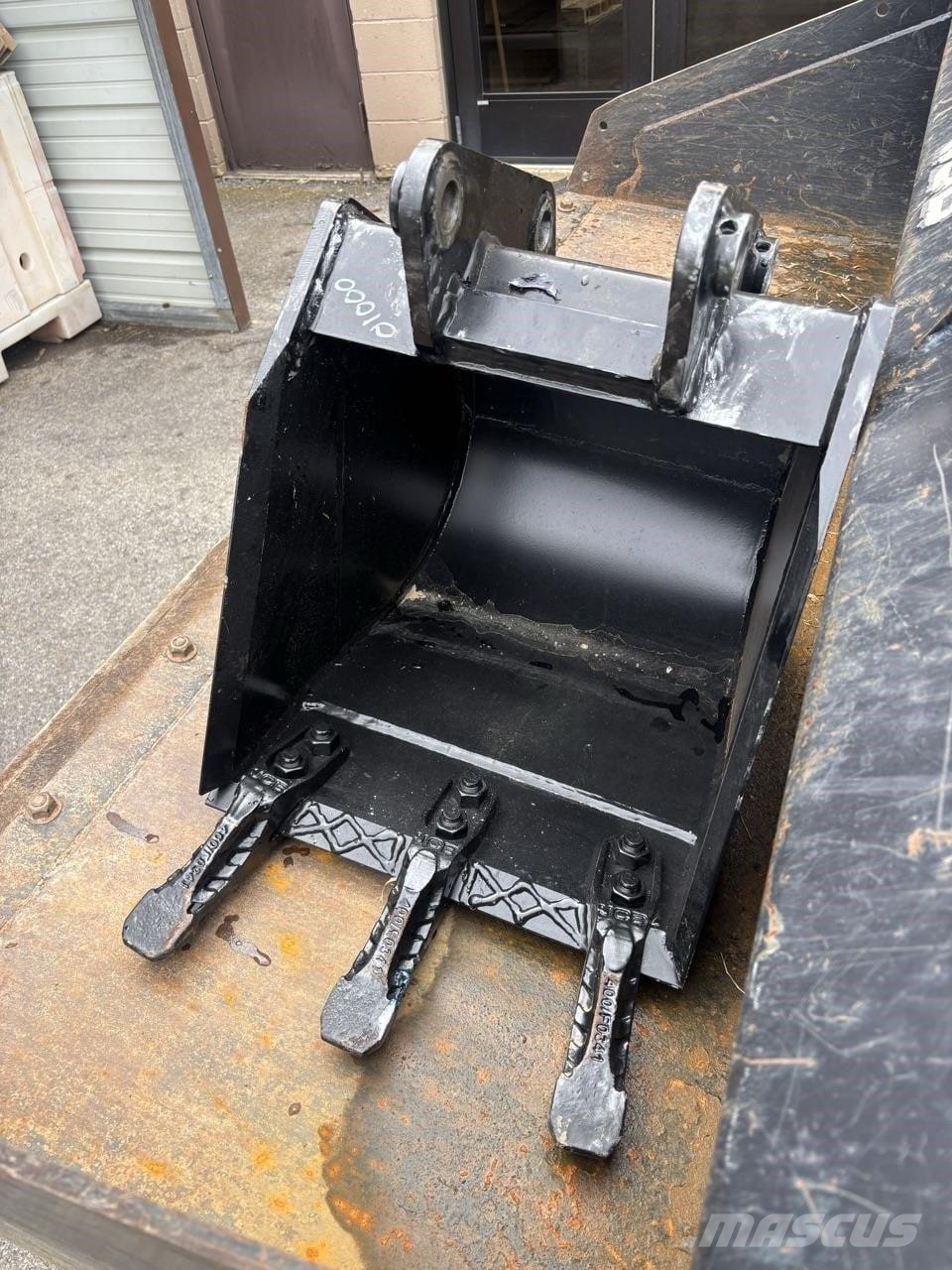 JCB 3CX COMPACT 18 BUCKET Otros