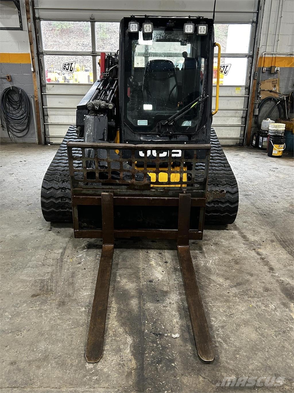 JCB 3TS-8T Lietoti riteņu kompaktiekrāvēji