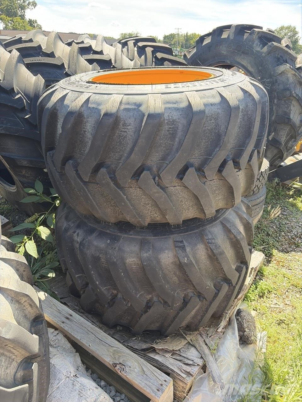 JCB TIRES Gradbeništvo - drugo