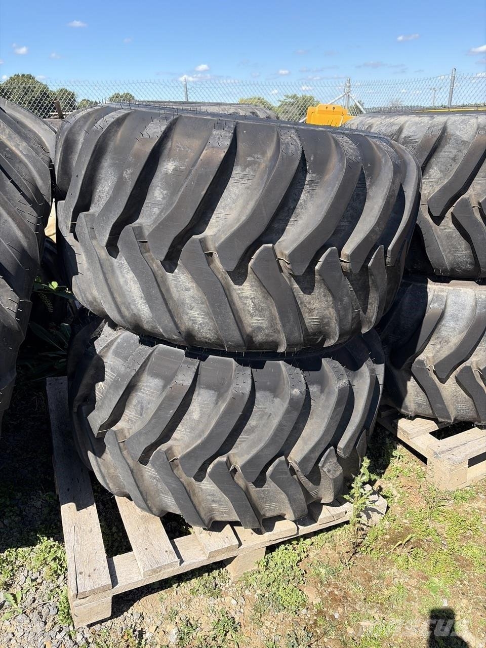 JCB TIRES Gradbeništvo - drugo