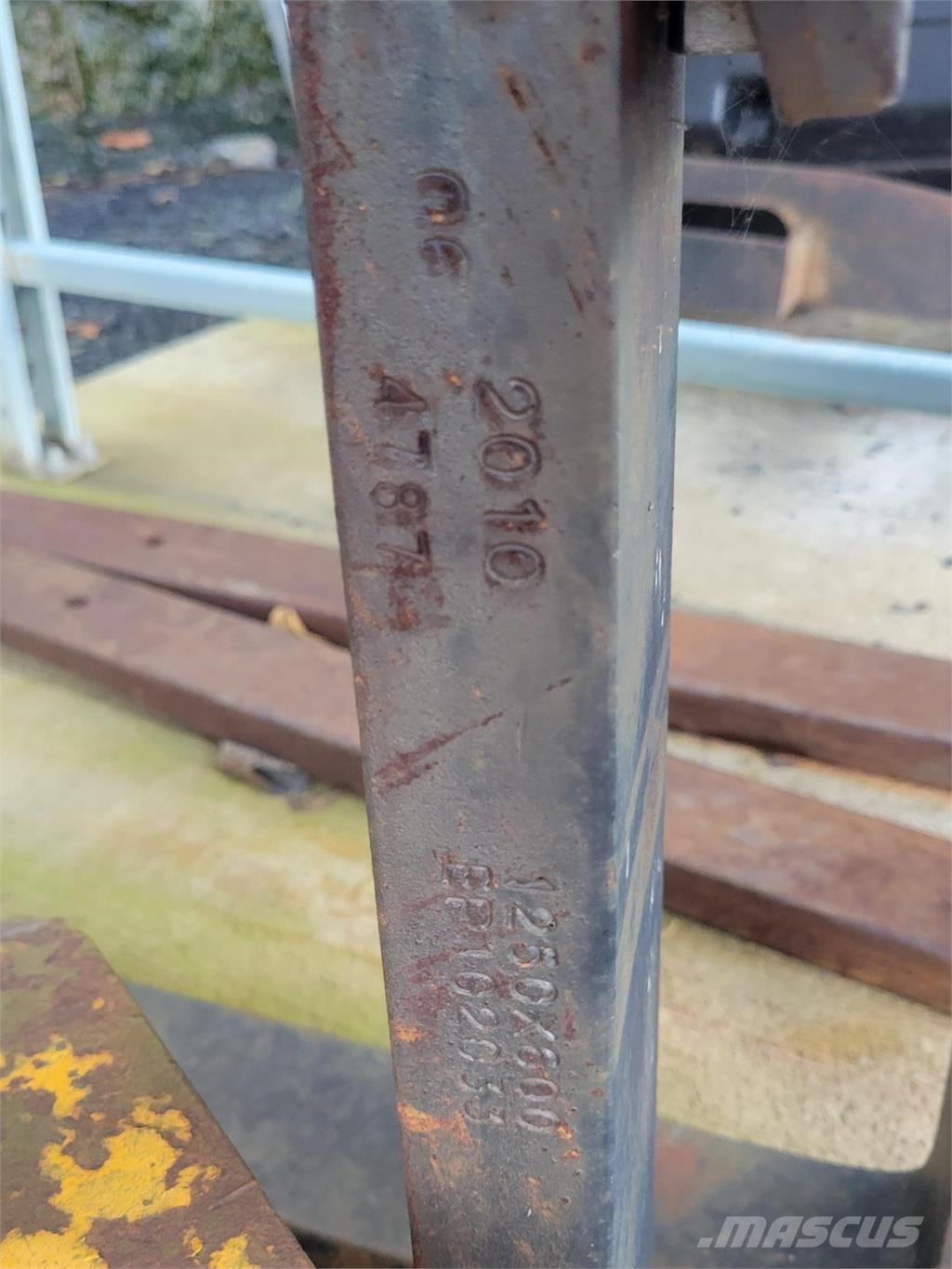 PALADIN 48 FORKS Építőipar - Egyebek