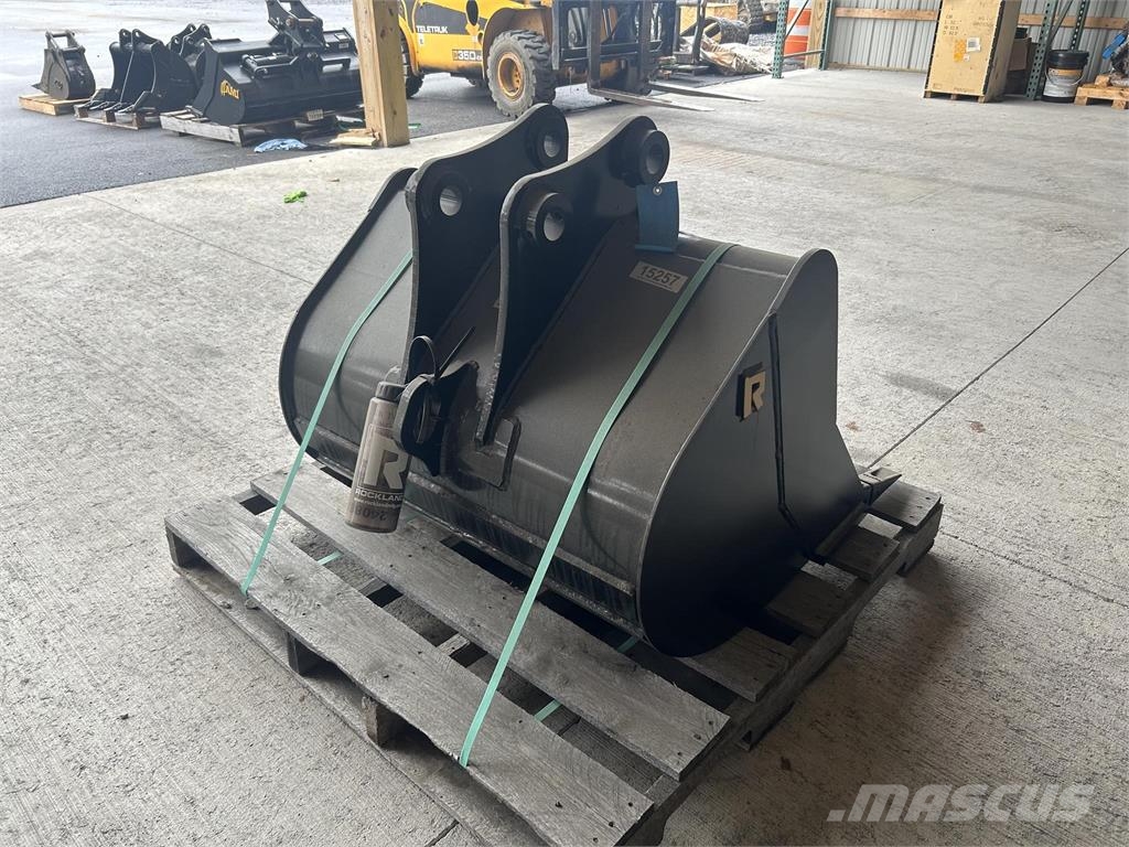 Rockland 36 HD BUCKET Buckets