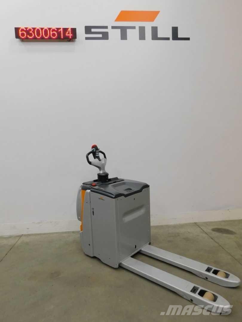 Still EXH-SF20 Low lifter with platform