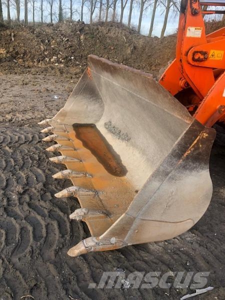 Hitachi W 90 Фронтальные погрузчики