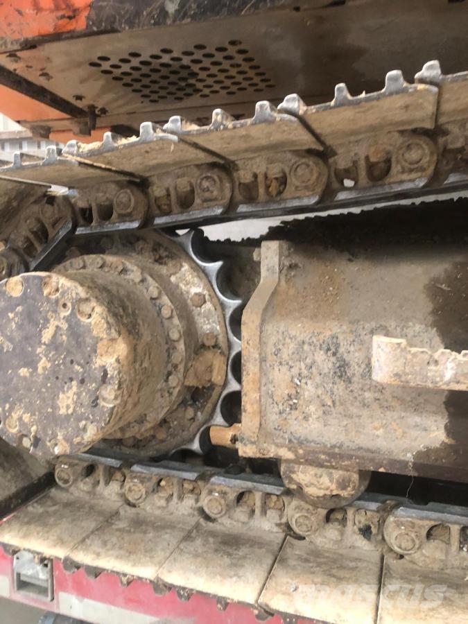 Hitachi ZX180LC Beltegraver