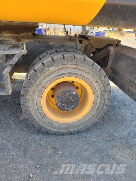 JCB JS175W حفارات بعجل