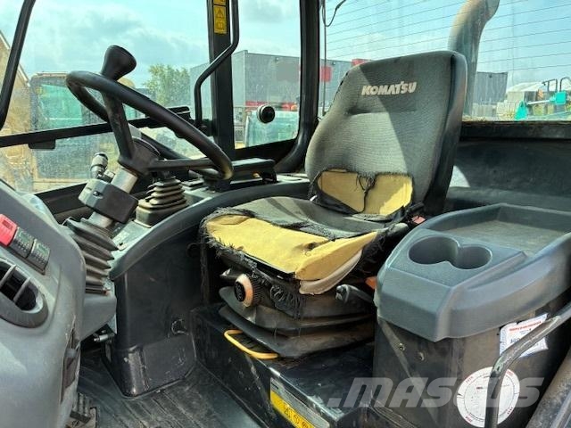 Komatsu WA100M6 لوادر بعجل