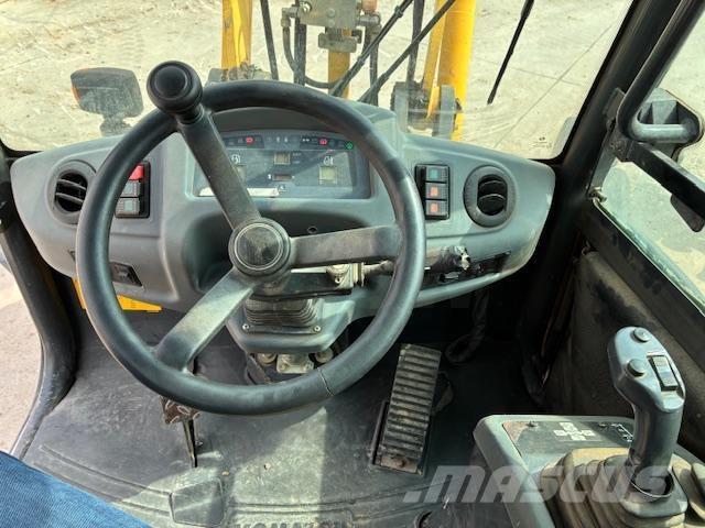 Komatsu WA100M6 Chargeuse sur pneus