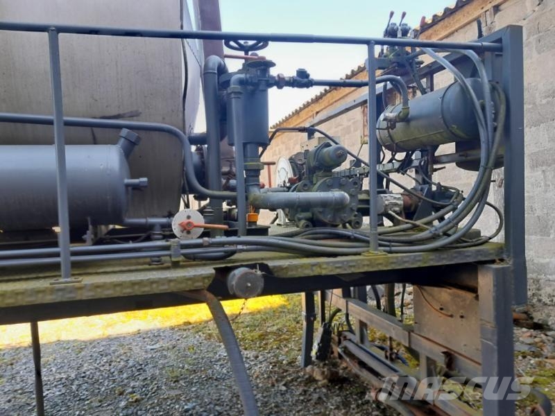 MENARD BOUILLE SUR BERCE 3000 LITRES Andra vägbyggnadsmaskiner