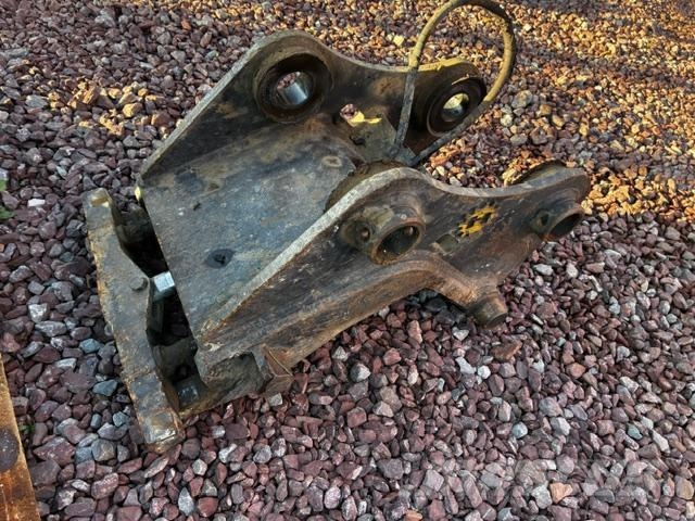 VERACHTER ATTACHE HYDRAULIQUE CW 30 SMALL Pikakytkimet