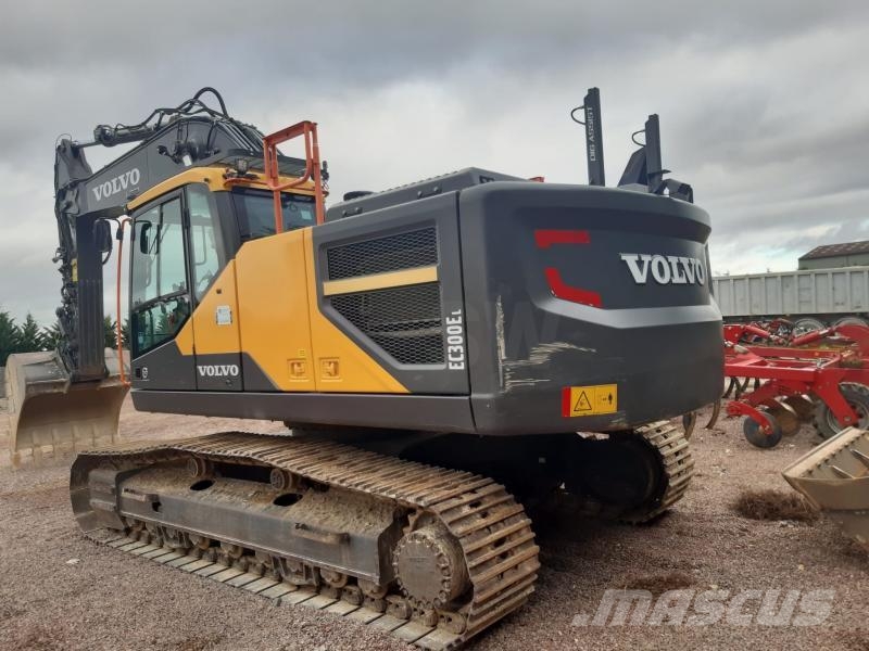 Volvo EC 300EL حفارات زحافة