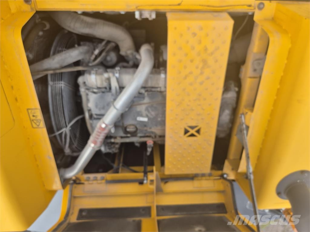 JCB JS370LCT4F Excavadoras sobre orugas