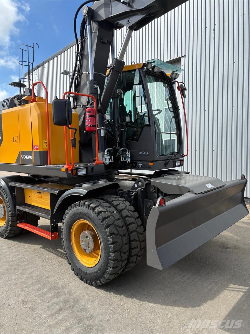 Volvo EWR150E Колёсные экскаваторы