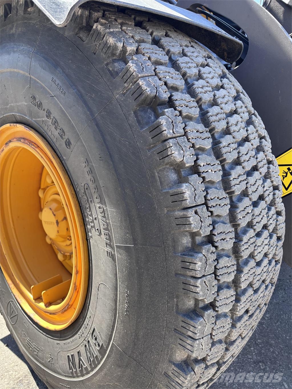 Volvo L60H لوادر بعجل