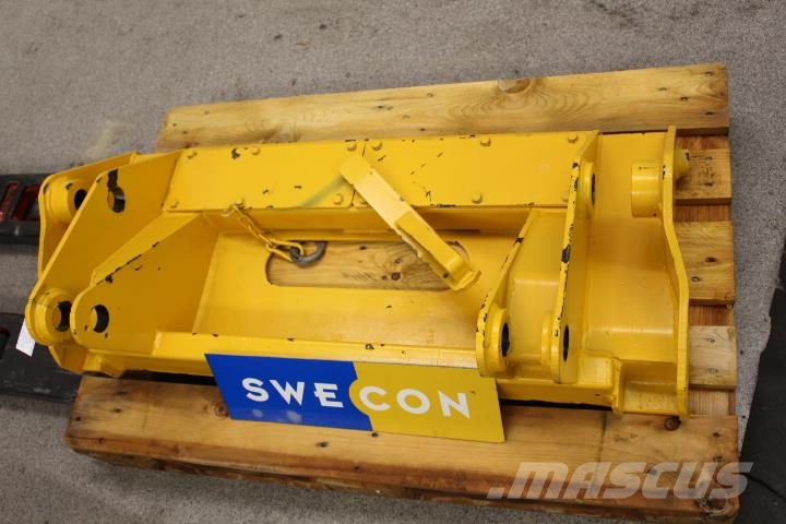 Mecalac 12MX Redskapsfäste Inne akcesoria