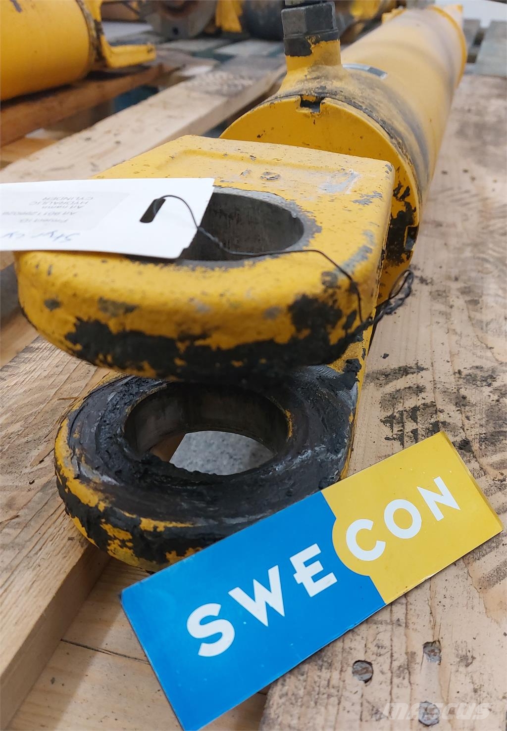 Volvo A25D66 HYDRAULIC CYLINDER Važiuoklė ir suspensija