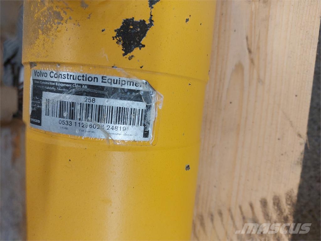 Volvo A25D66 HYDRAULIC CYLINDER Važiuoklė ir suspensija