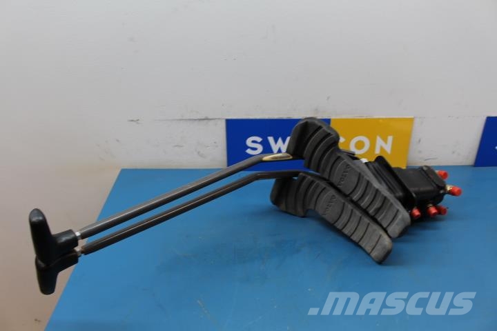 Volvo EC210BLC PEDAL 液压