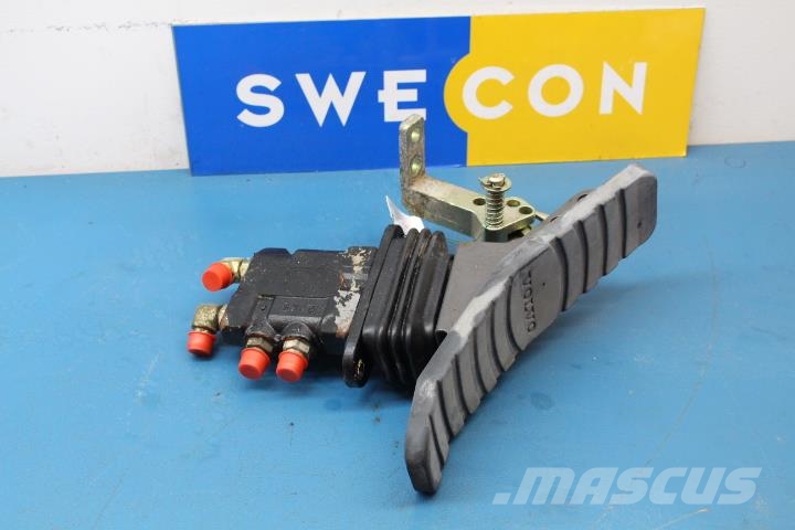 Volvo EC240BLC PEDAL Hidráulicos