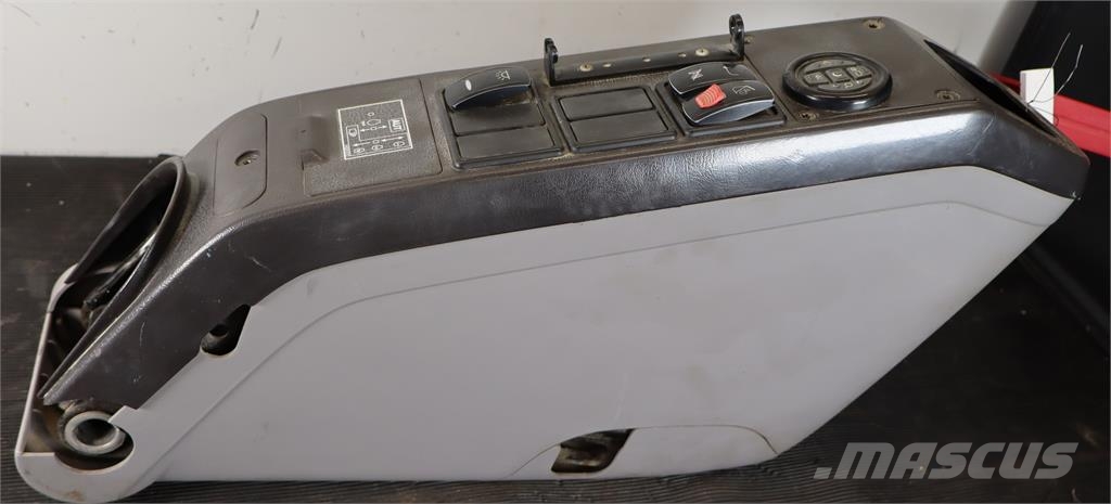 Volvo EC240CL KÅPA Cabine en interieur