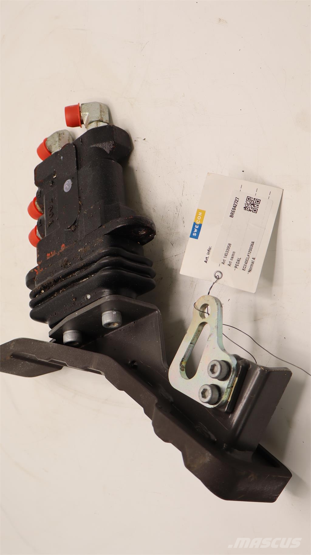 Volvo EC240CL PEDAL Hidráulicos