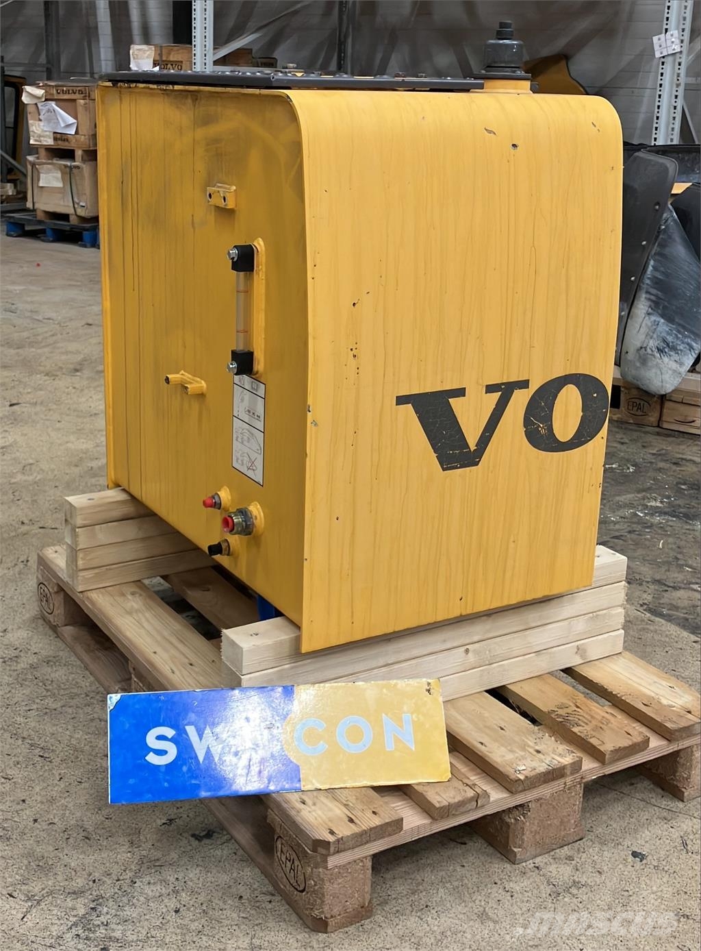 Volvo EC240CNL TANK Hidráulicos