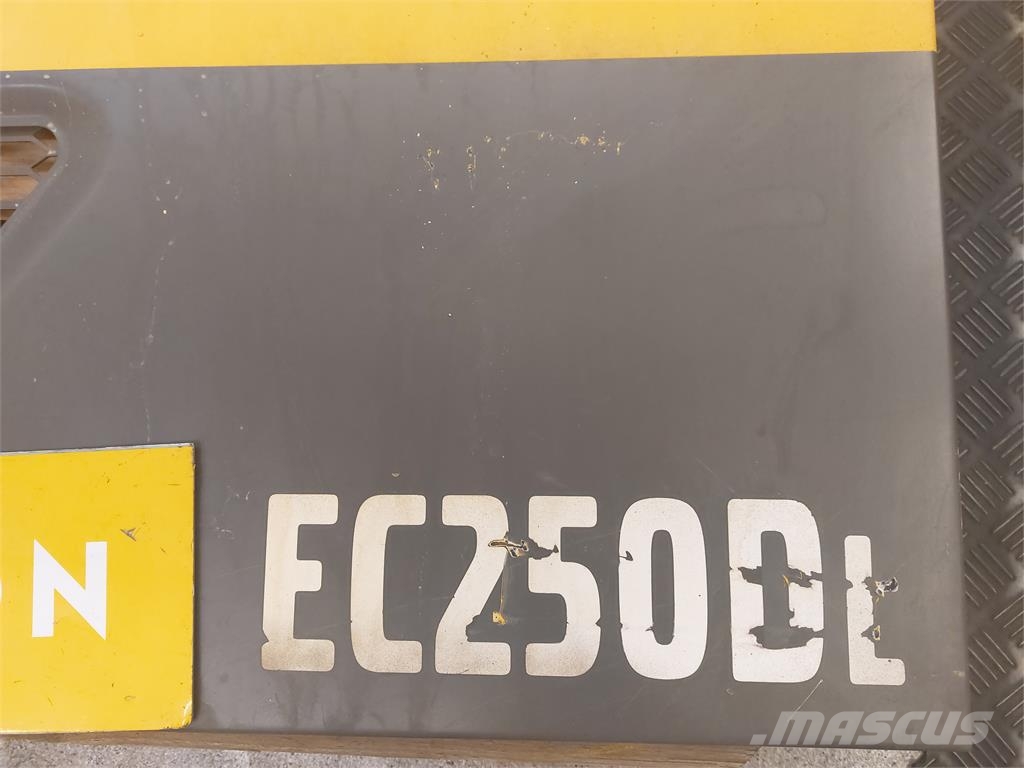 Volvo EC250DL DÖRR Važiuoklė ir suspensija