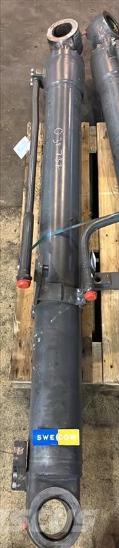 Volvo EC300DL BOMCYLINDER Drugi deli