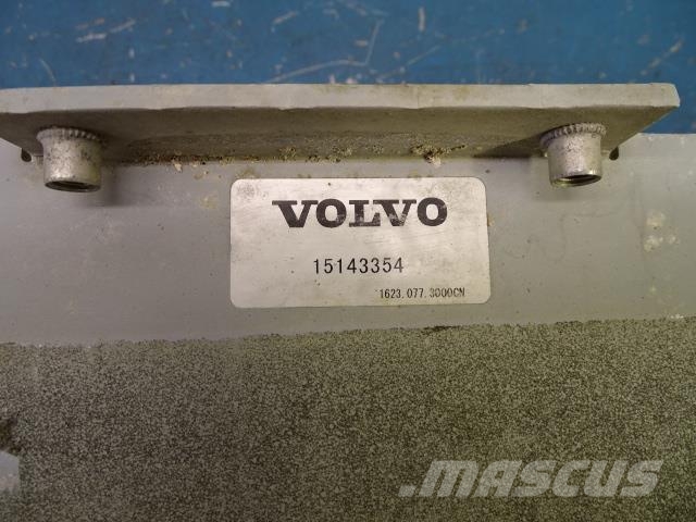 Volvo EC300DL LADDLUFTKYLARE Radiatoren