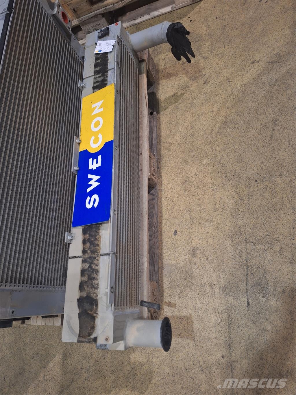 Volvo EC300DL LADDLUFTKYLARE Radiatoren