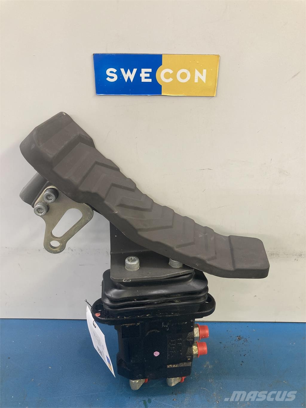 Volvo EC300DL PEDAL Hidráulicos