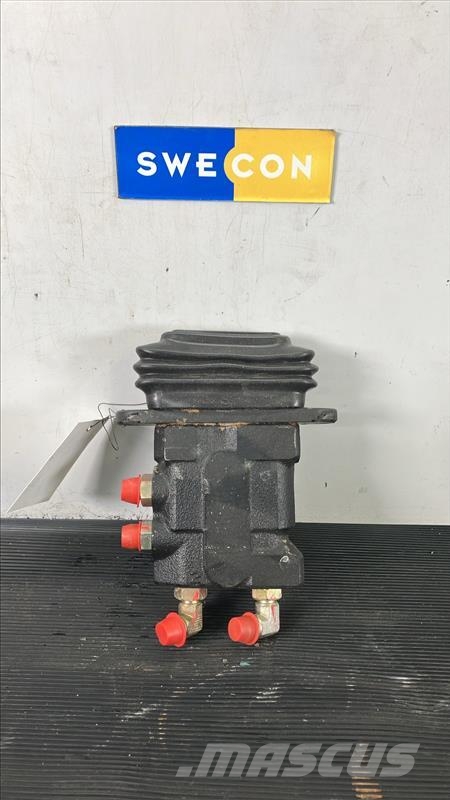 Volvo EC300DL PEDAL Hidráulicos