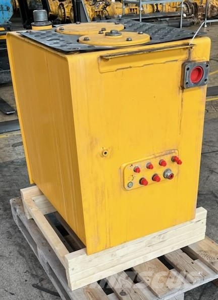 Volvo EC300DL TANK Hidráulicos