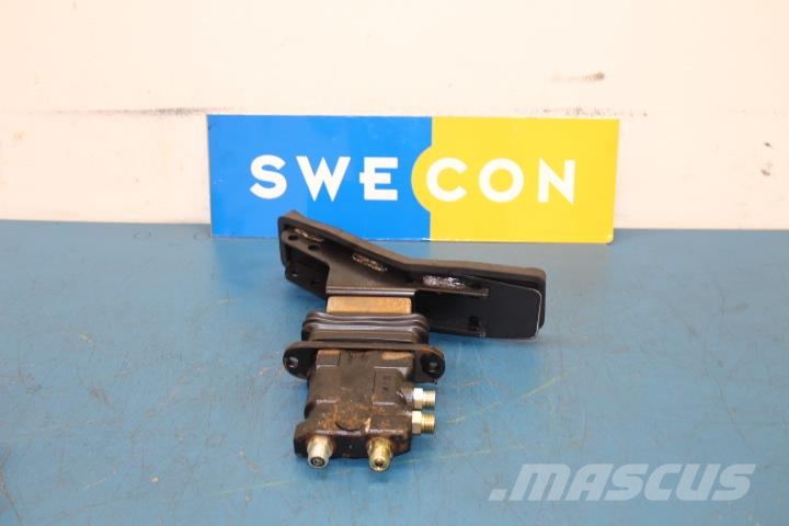 Volvo EW140B PEDAL 液压