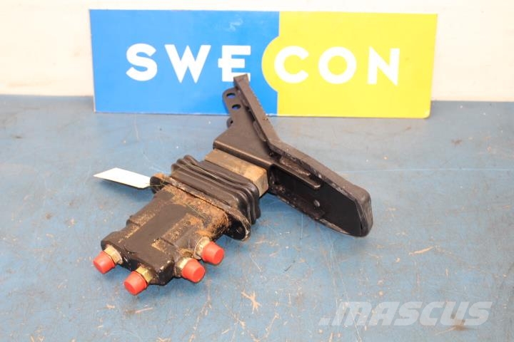 Volvo EW160B PEDAL 液压