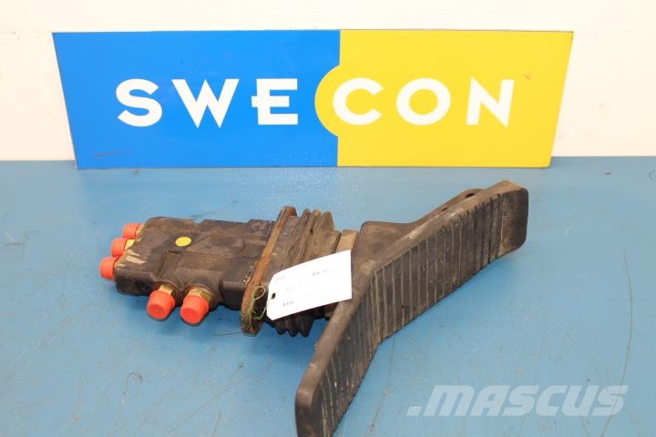 Volvo EW180B PEDAL Hidráulicos