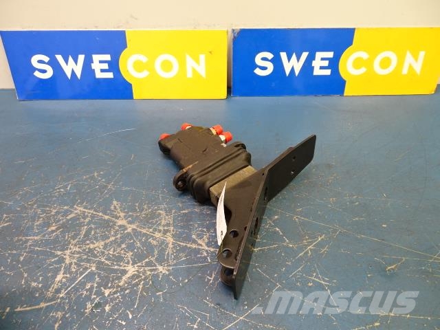 Volvo EW180C PEDAL 油壓