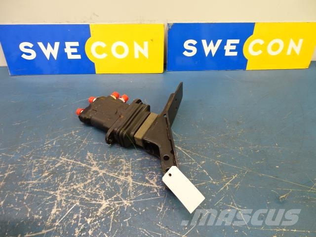 Volvo EW180C PEDAL Hidráulicos