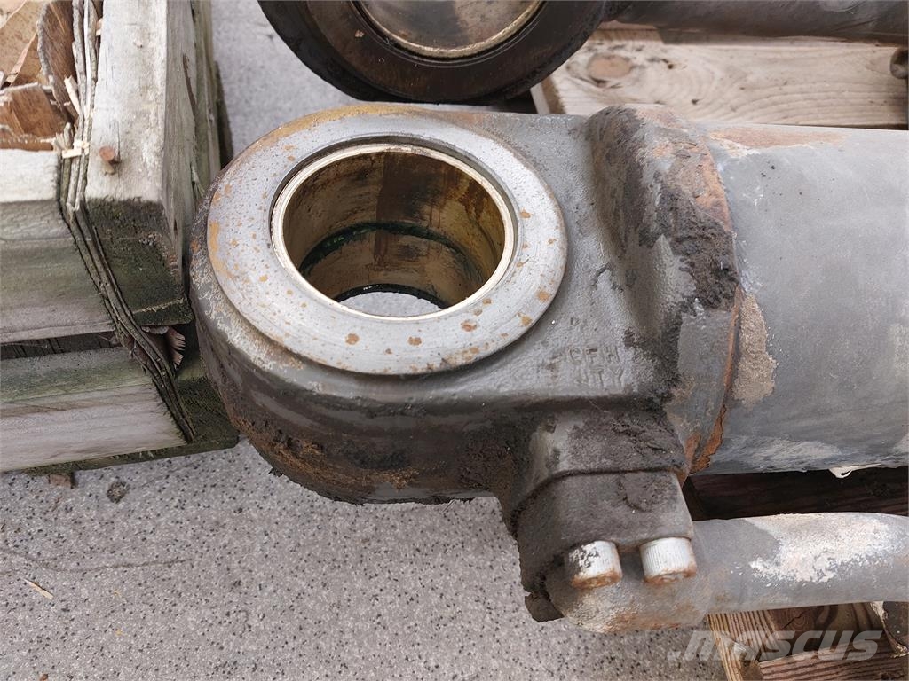 Volvo L110F HYDRAULCYLINDER Drugi deli