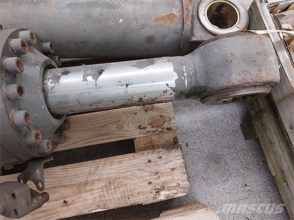 Volvo L110F HYDRAULCYLINDER Drugi deli
