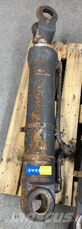 Volvo L120C HYDRAULIC CYLINDER Muud osad