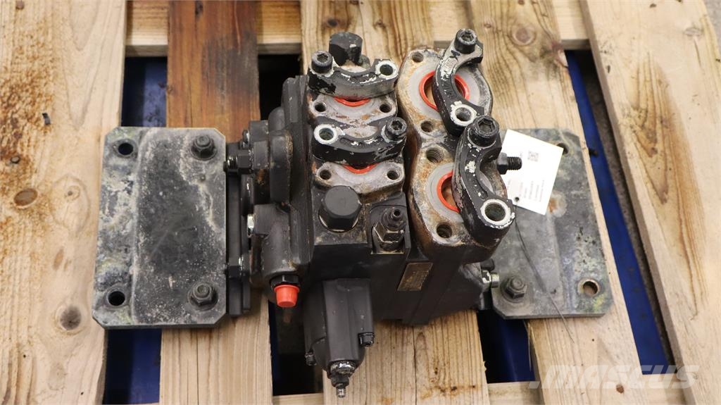 Volvo L120F HYDRAULVENTIL Υδραυλικά