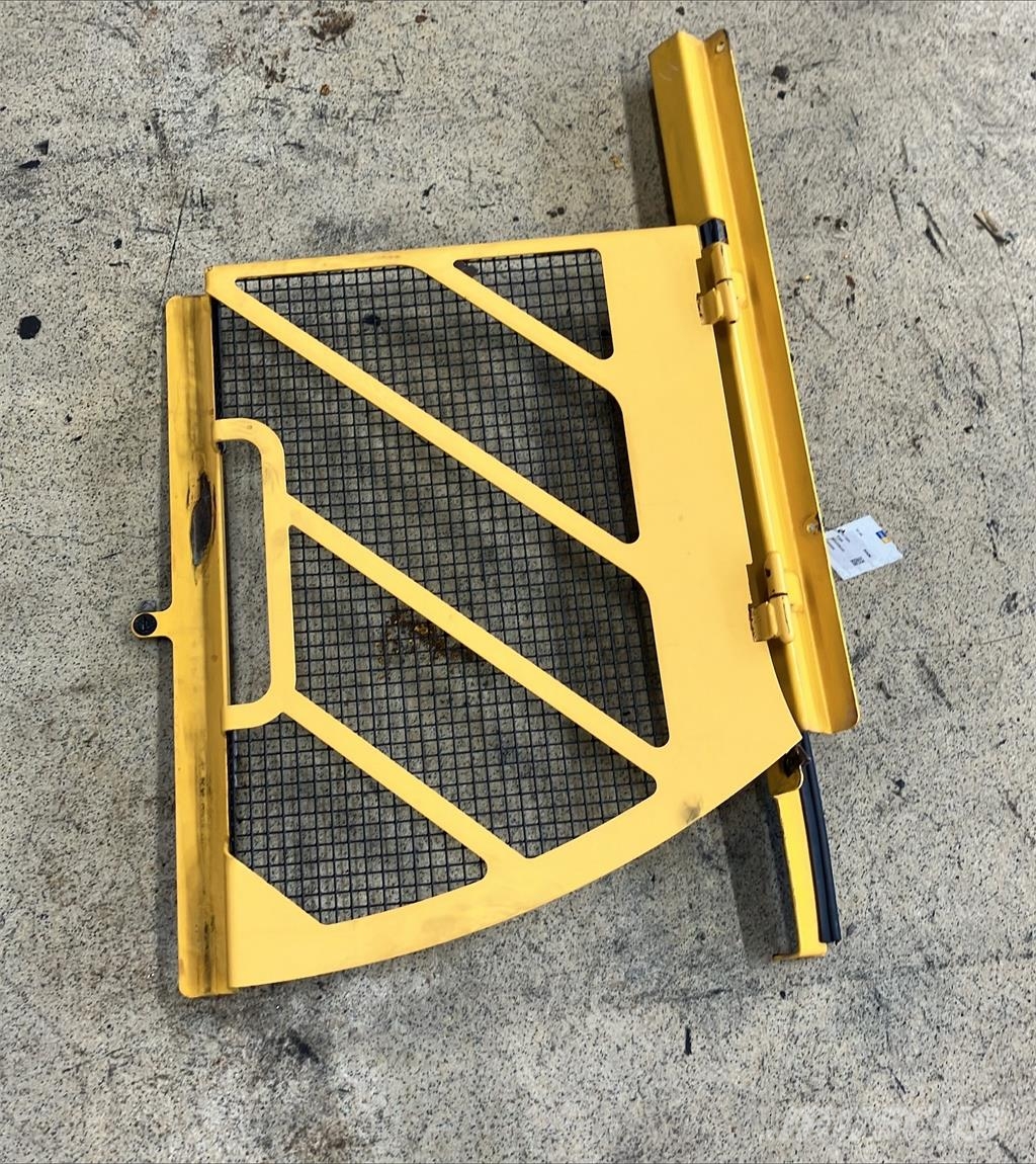 Volvo L120F VENTILATIONSLUCKA Raamid