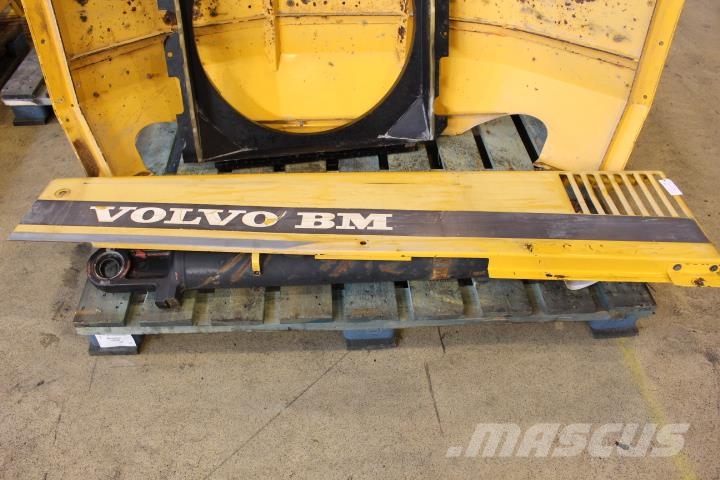 Volvo L180CHL Sidoluckor Chassis and suspension