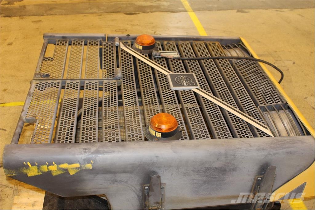 Volvo L180DHL Grill Chassis