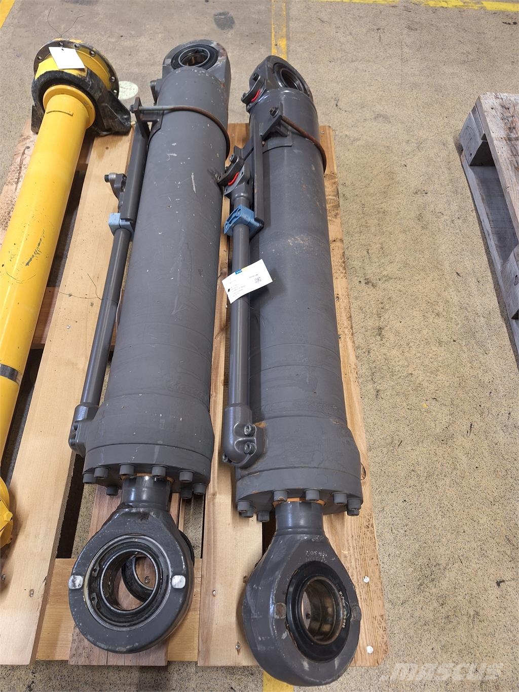 Volvo L180DHL HYDRAULCYLINDER Autres accessoires