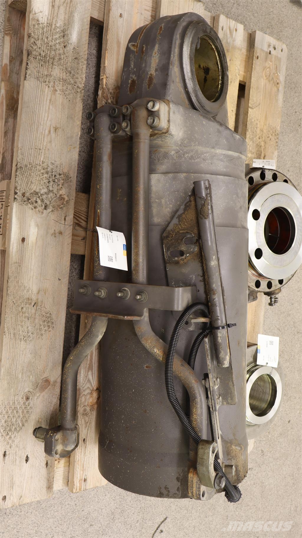 Volvo L180E CYLINDERRÖR Ďalšie komponenty